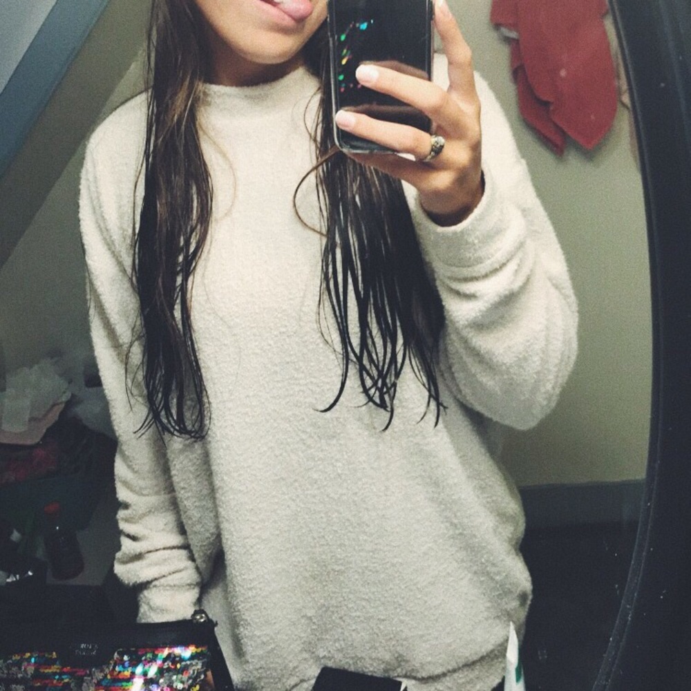VS PINK PULLOVER